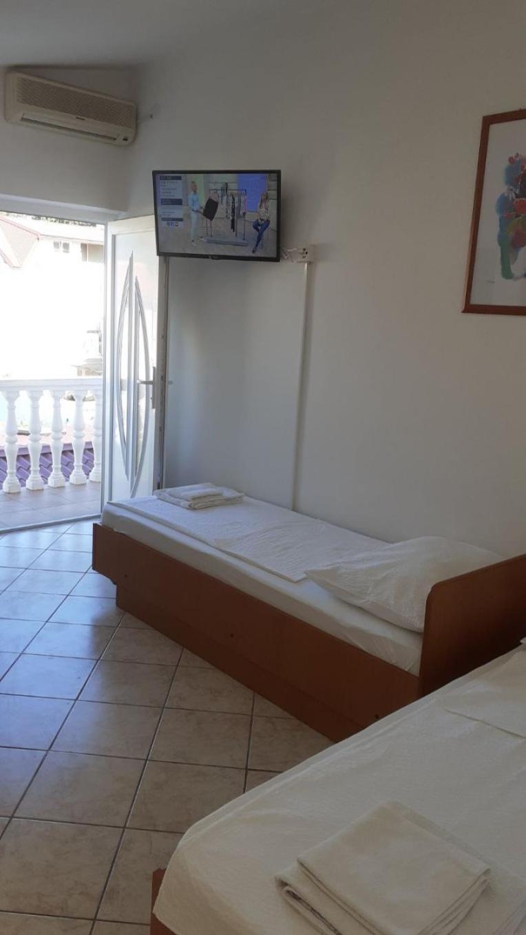 Apartments Dobri - 500M From Beach Nin Exteriör bild